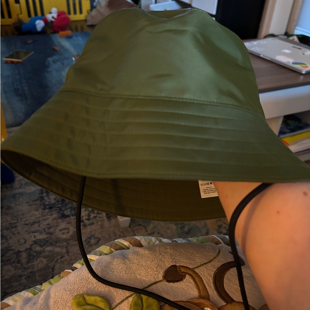 Olive green lululemon bucket hat